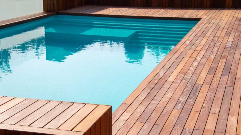 Pisos para piscina aquecida: qual o tipo ideal