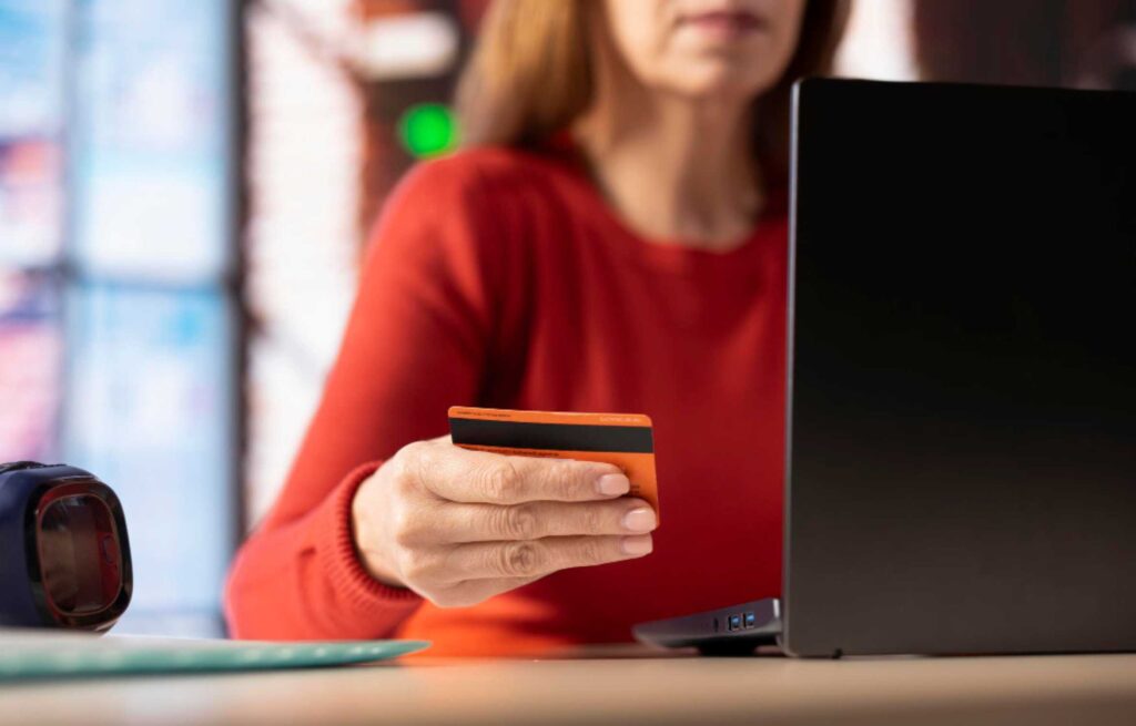 Com aumento do acesso ao crédito, cartões se tornam aliados do planejamento financeiro Com aumento do acesso ao crédito, cartões se tornam aliados do planejamento financeiro