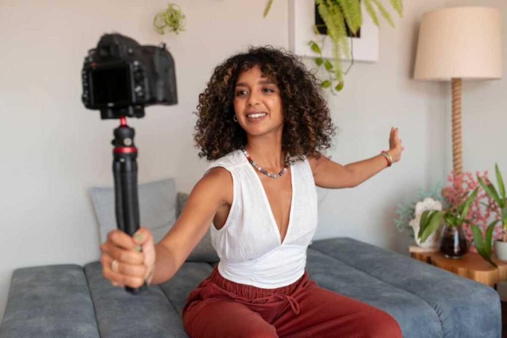 Setup minimalista para Youtubers: menos gastos, mais produtividade Setup minimalista para Youtubers: menos gastos, mais produtividade